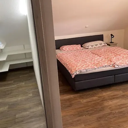 110qm Mit 2 Schlafzimmern & Grossem Wohnbereich Apartmán Nusttal
