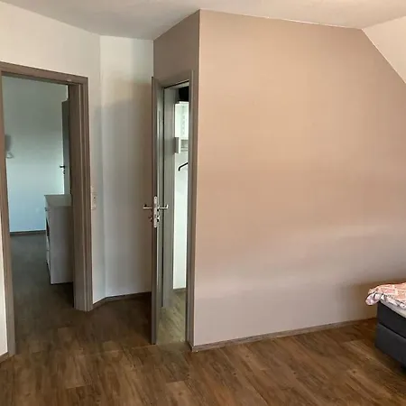 Apartmán 110qm Mit 2 Schlafzimmern & Grossem Wohnbereich Nusttal