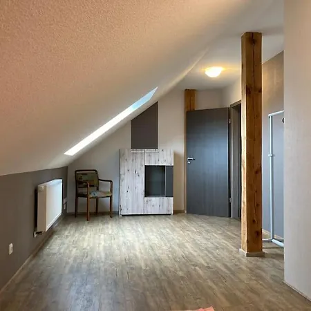 Apartmán 110qm Mit 2 Schlafzimmern & Grossem Wohnbereich *