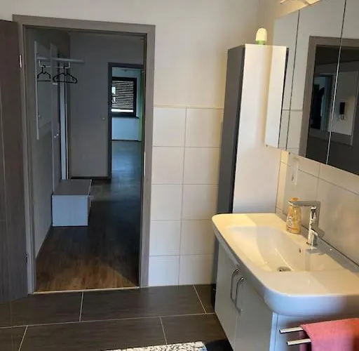 Διαμέρισμα 110qm Mit 2 Schlafzimmern & Grossem Wohnbereich *