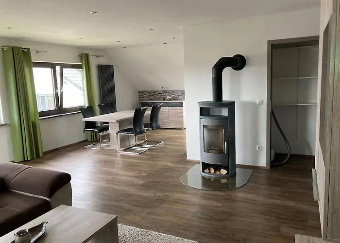 110qm Mit 2 Schlafzimmern & Grossem Wohnbereich Διαμέρισμα *