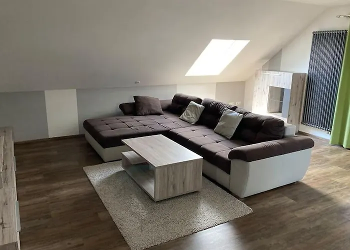 Διαμέρισμα 110qm Mit 2 Schlafzimmern & Grossem Wohnbereich *