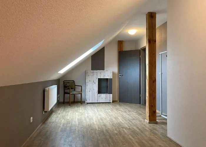 Διαμέρισμα 110qm Mit 2 Schlafzimmern & Grossem Wohnbereich *